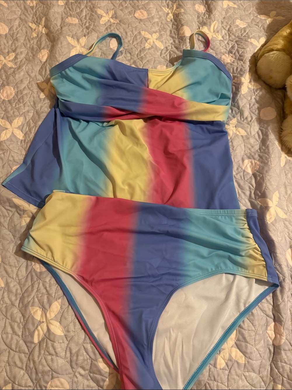 Rainbow Ombre Two-Piece Swimset - Blue, Yellow & Pink Women's 2XL EUC OUDASI